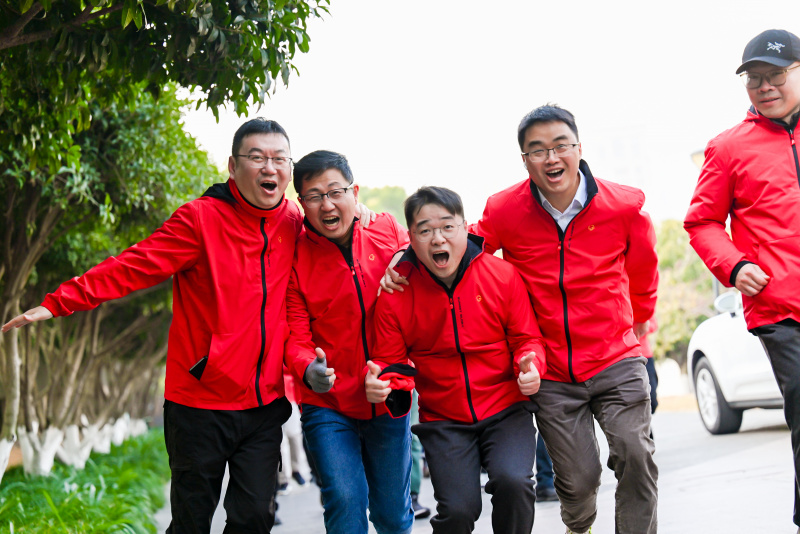 Chào mừng cuộc chạy 08JPG